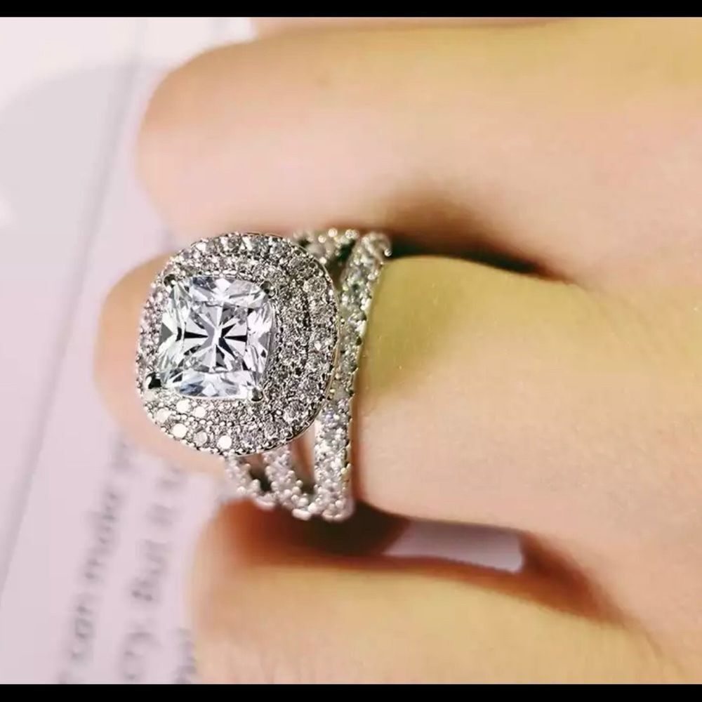 - Diamond wedding ring - Picture 7 of 12